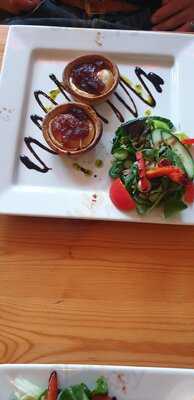 Mini's Wine Bar & Eatery