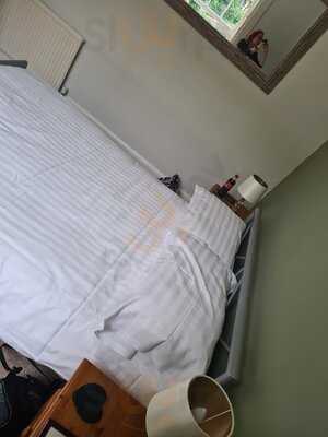 The Rising Sun Inn - Pub & Restaurant