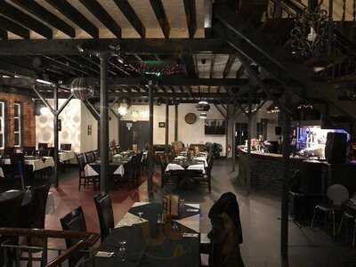 Athena Palace Greek Taverna