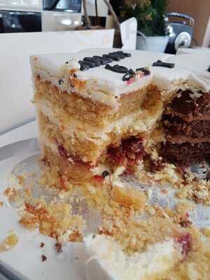 Emzcakes Creative Cafe