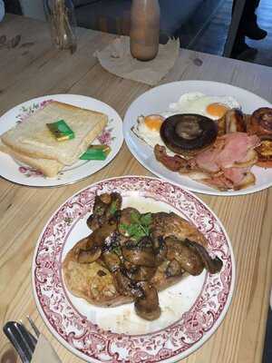 Little Pickle Deli Cafe