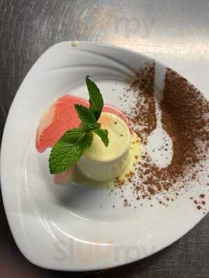 Mamma Mia Restaurant & Pizzeria