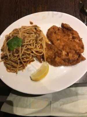 Mamma Mia Restaurant & Pizzeria