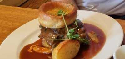 The Swan At Coombe Hill