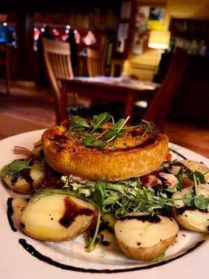 The Swan At Coombe Hill