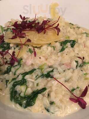 The Royal Oak Pub & Dining House