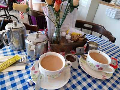 The Singing Kettle Tea Room And Eatery