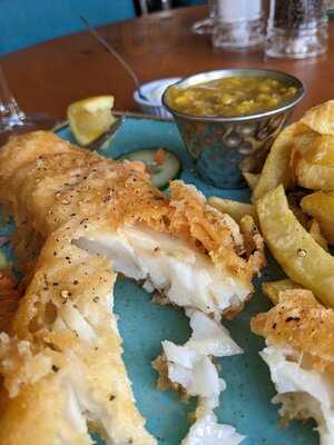 Lakeside Fish And Chips Restaurant And Takeaway