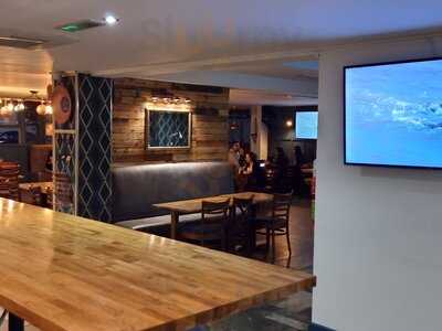 Tavi Bar And Indian Grill