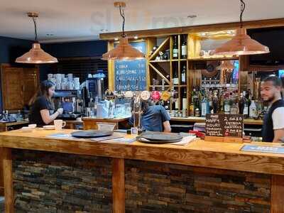 Tavi Bar And Indian Grill