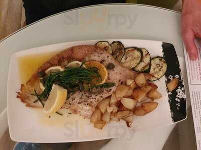 White's Seafood & Steak Bar