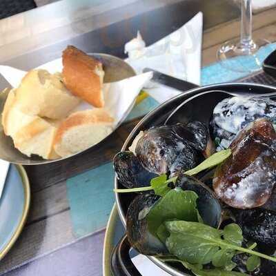 White's Seafood & Steak Bar