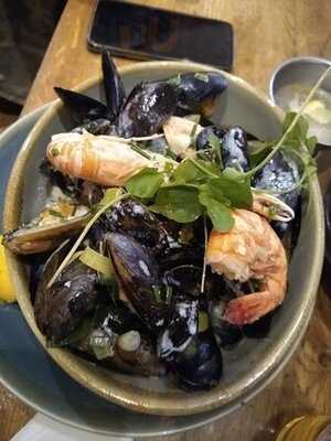 White's Seafood & Steak Bar