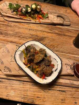 Hydeout Bar-b-q & Smokehouse