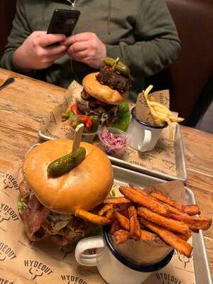 Hydeout Bar-b-q & Smokehouse