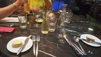 Poolside Restaurant At The Empire