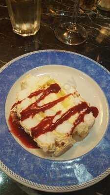 Poolside Restaurant At The Empire