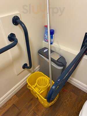 Retreat Grill, Bar And Restaurant