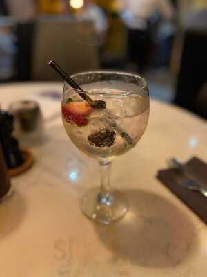 Retreat Grill, Bar And Restaurant