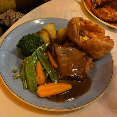 Retreat Grill, Bar And Restaurant