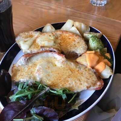 The Five Bells At Cople