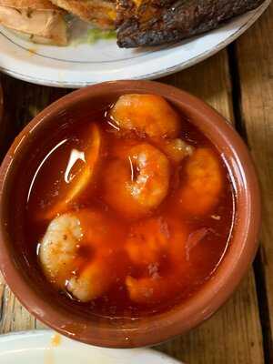 Los Reyes Tapas & Wine Bar