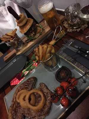 Rafferty's Steak And Wine Bar