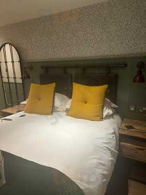 The Green Dragon Inn