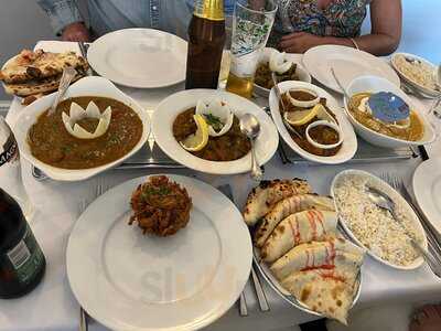 Miah's - Spencers Wood