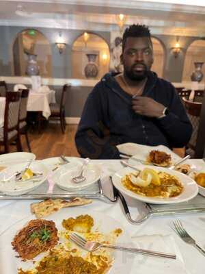 Miah's - Spencers Wood