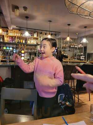 Victoria Pub And Kitchen