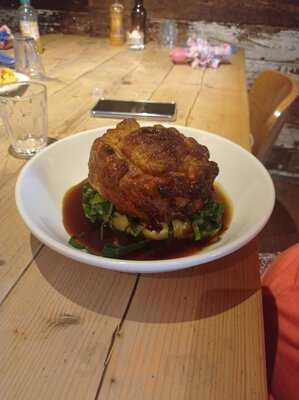 Victoria Pub And Kitchen