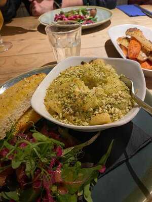 Victoria Pub And Kitchen