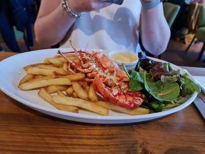 210 Bistro - Photo 7