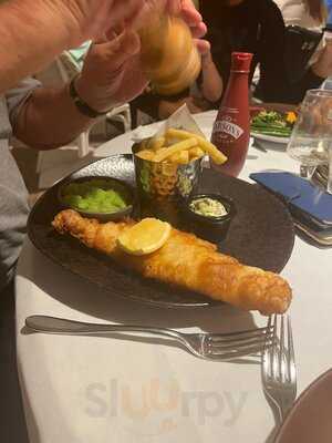 George's Dining Room & Bar