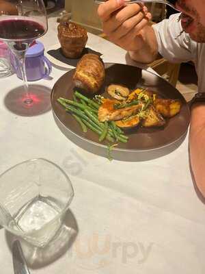 George's Dining Room & Bar