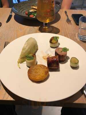 George's Dining Room & Bar