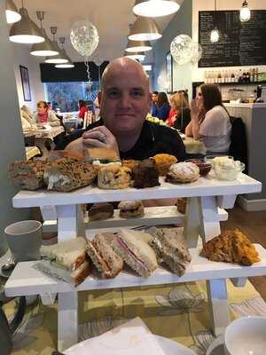 Fintons Cafe & Bakehouse