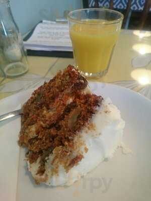 Fintons Cafe & Bakehouse