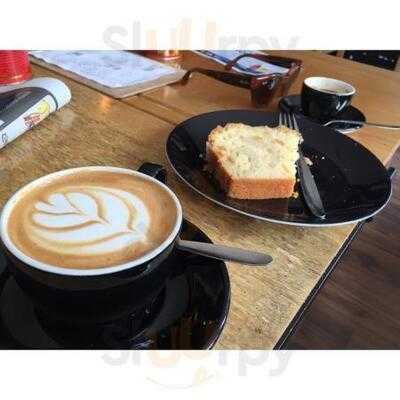 Baila Coffee & Vinyl