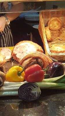 Three Bears, Hazel Grove