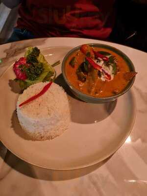 9 Elephants Thai Drink & Dine