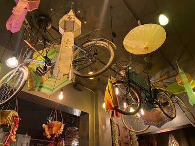 9 Elephants Thai Drink & Dine