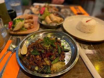 9 Elephants Thai Drink & Dine