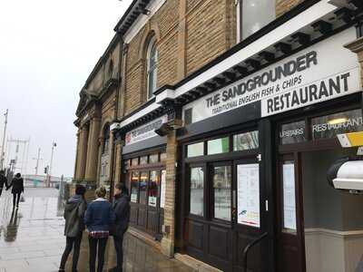 The Sandgrounder Take Away And Seating Area