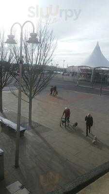 The Sandgrounder Take Away And Seating Area