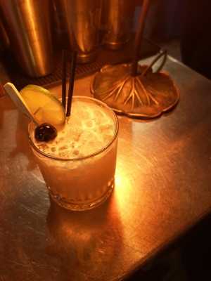 Hell Below - Vegan & Gin Bar