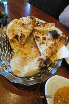 Everest Nepalese Restaurant And Bar