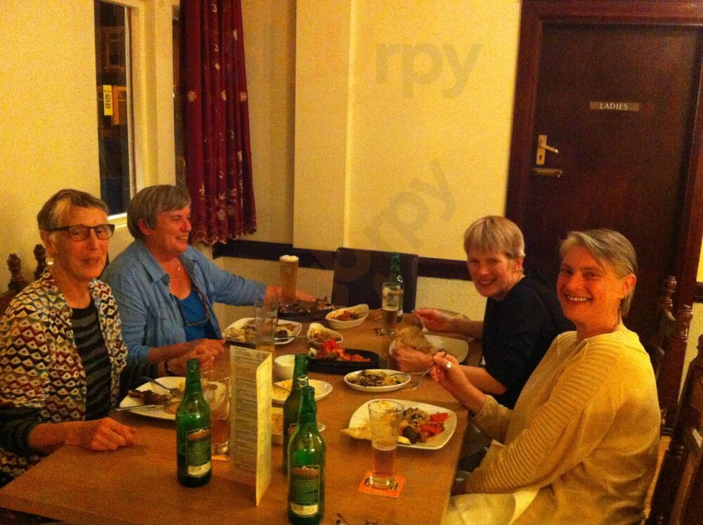 Everest Nepalese Restaurant And Bar