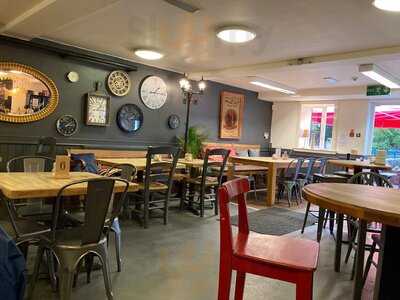 The Lamppost Cafe - Burrs